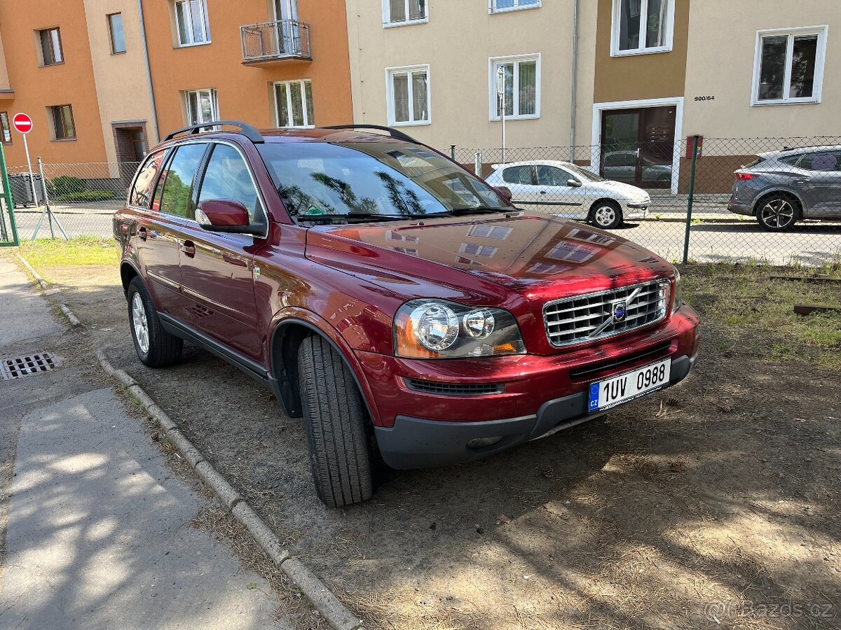 VOLVO XC90, 2.4 D5, manuál, 1 majitel, nová stk