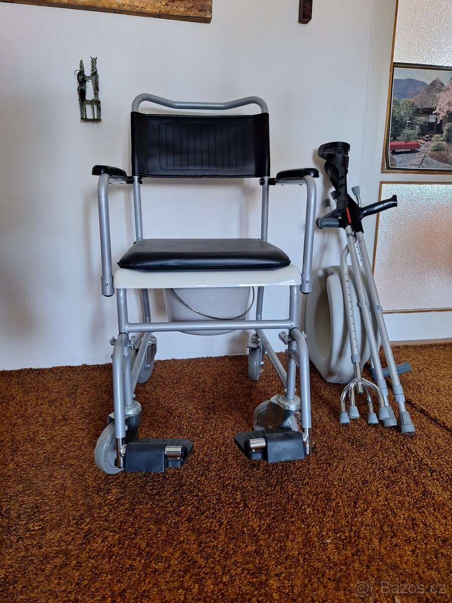 Toaletní křeslo pojízdné, nové