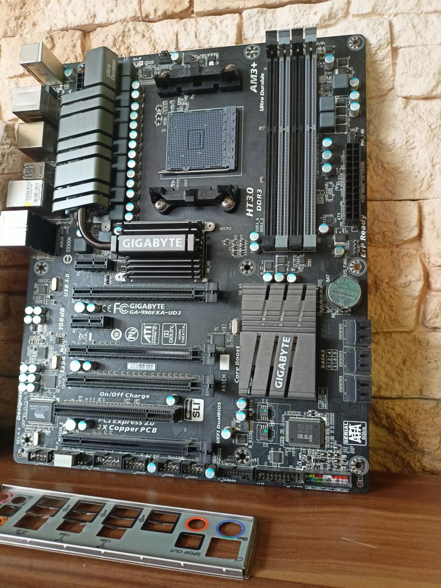 GIGABYTE 990FXA-UD3 - AMD 990FX, socket AM3+, orig. bal.