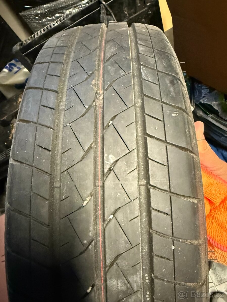 Prodám letní pneu Bridgestone Duravis 205/65/R 16
