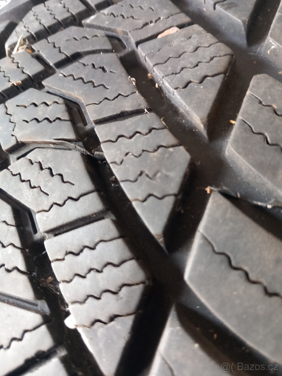 215/65R15 CELOROČNÍ PNEU