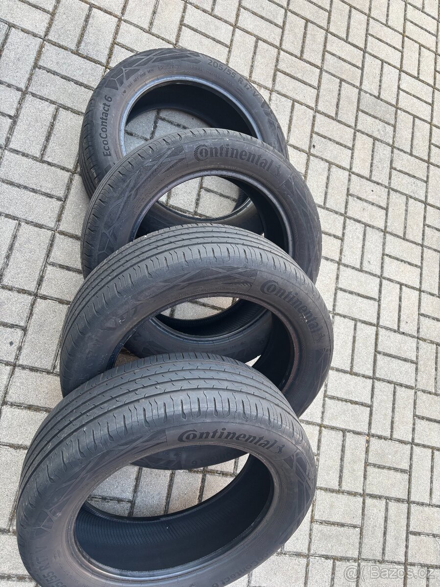 pneu CONTINENTAL