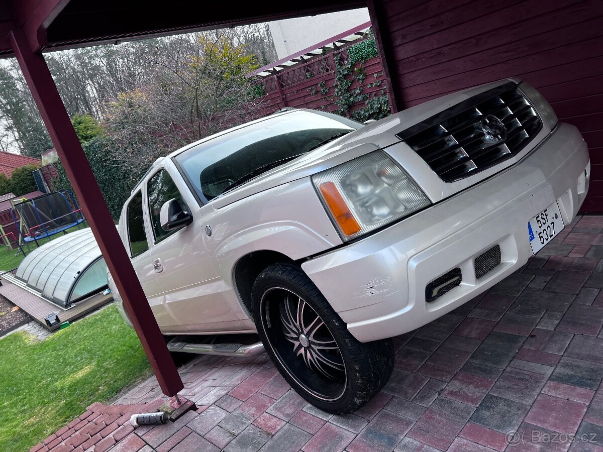 Cadilac Escalade pickup