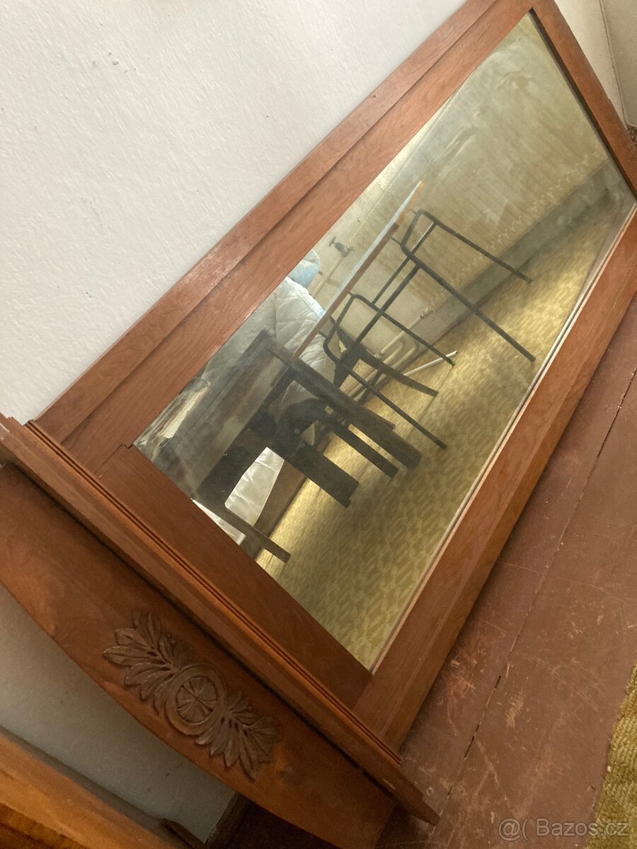 Staré zrcadlo