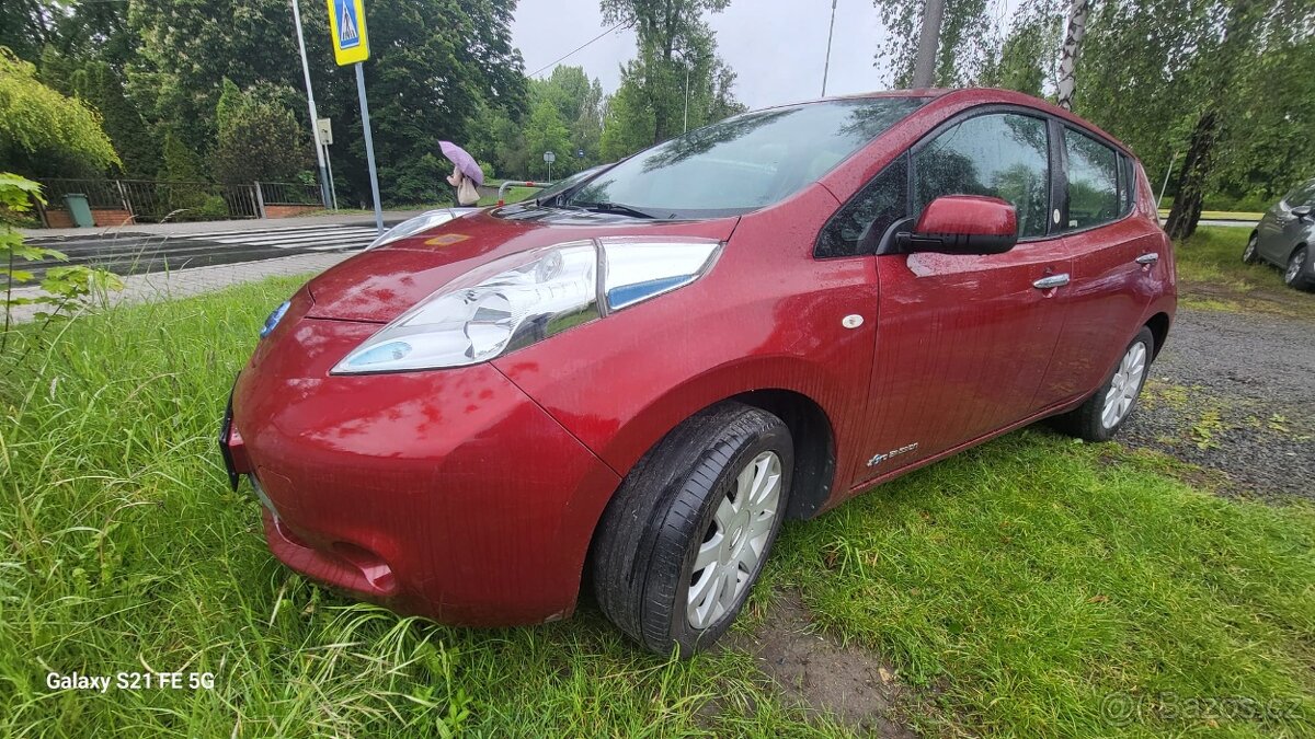 Leaf, ČR, 2016, 120km dojezd, po 2maj., 24kW