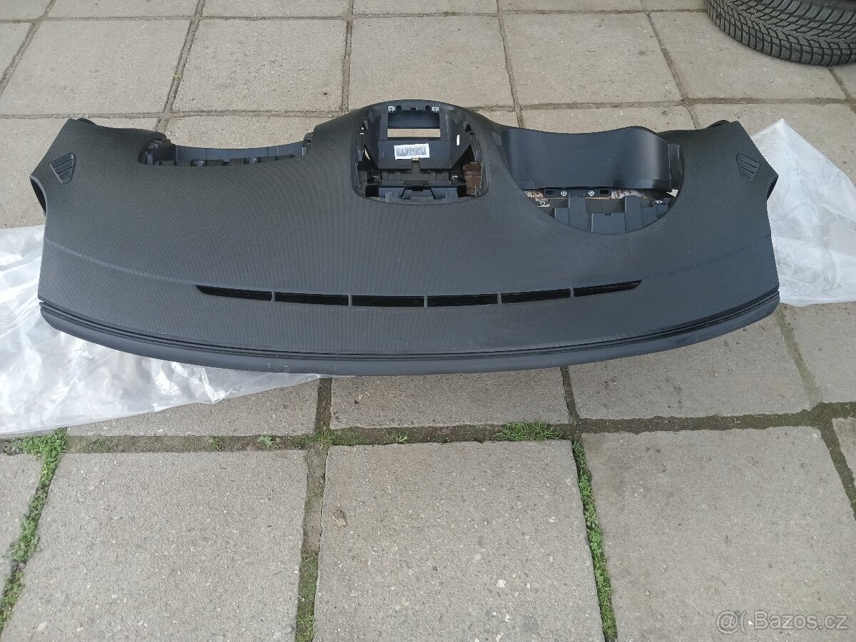 Palubní deska Peugeot 206+