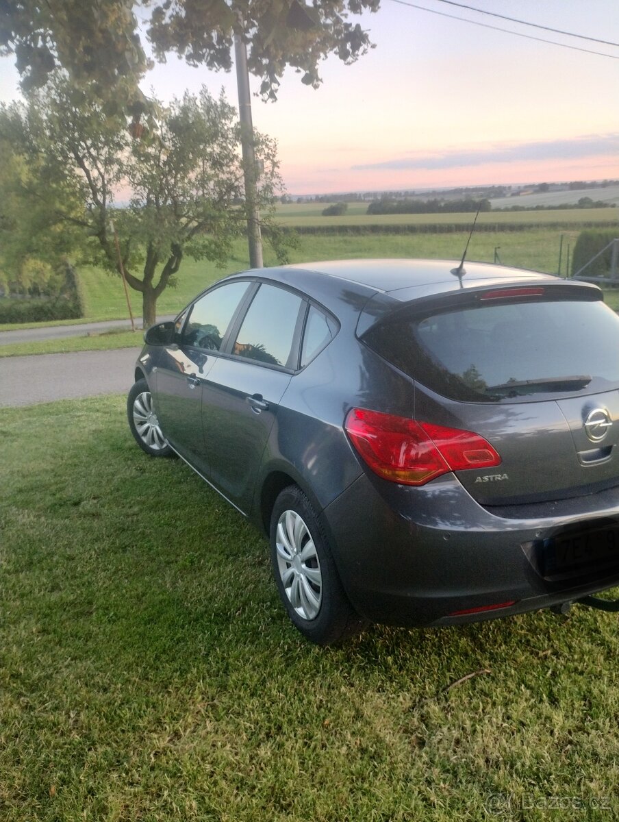 OPEL ASTRA J