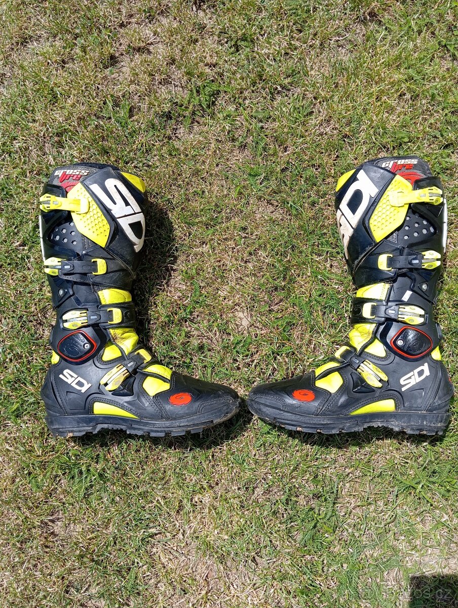 Boty Side crossfire 44