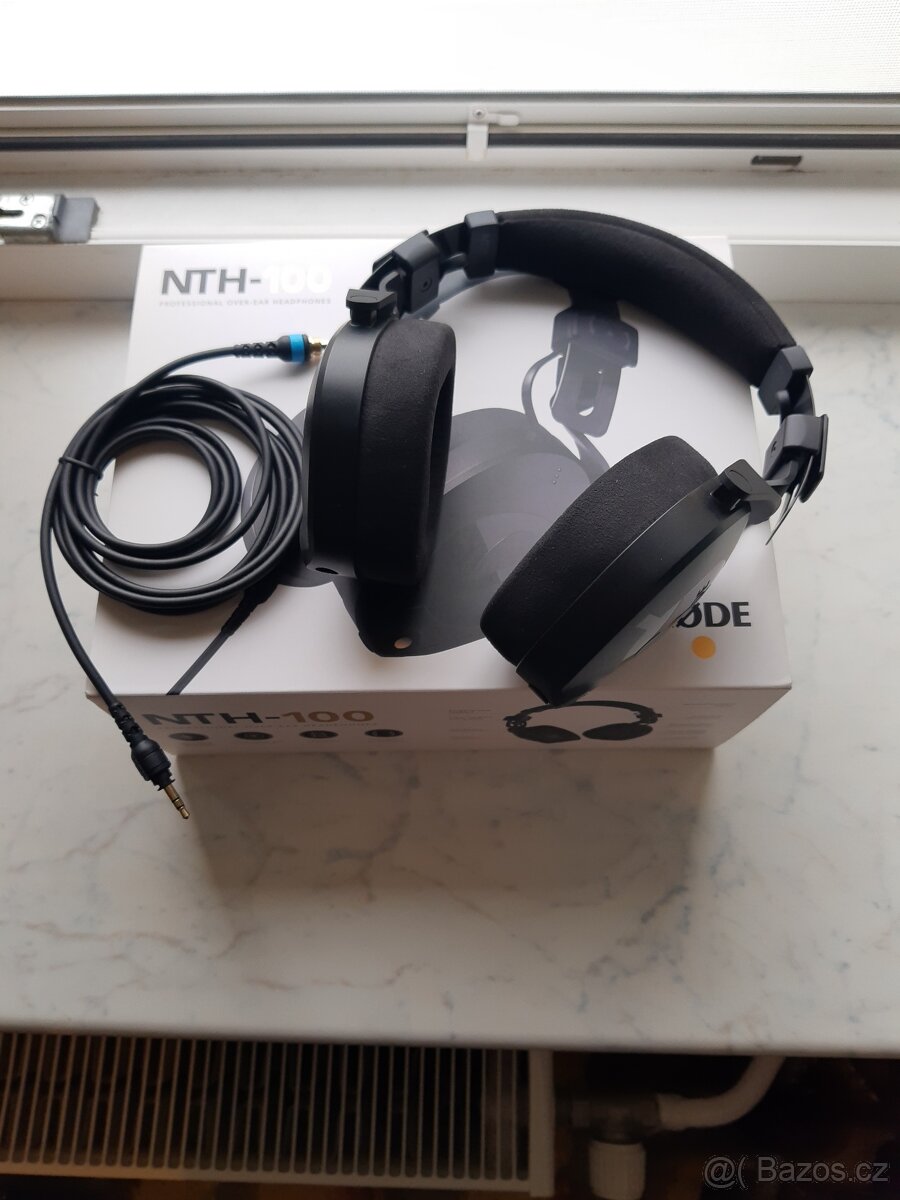 Rode NTH-100