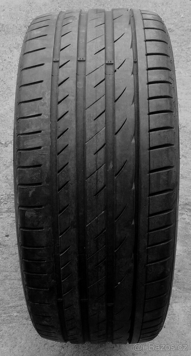 LETNÍ PNEU 235 40 19 LAUFEN
