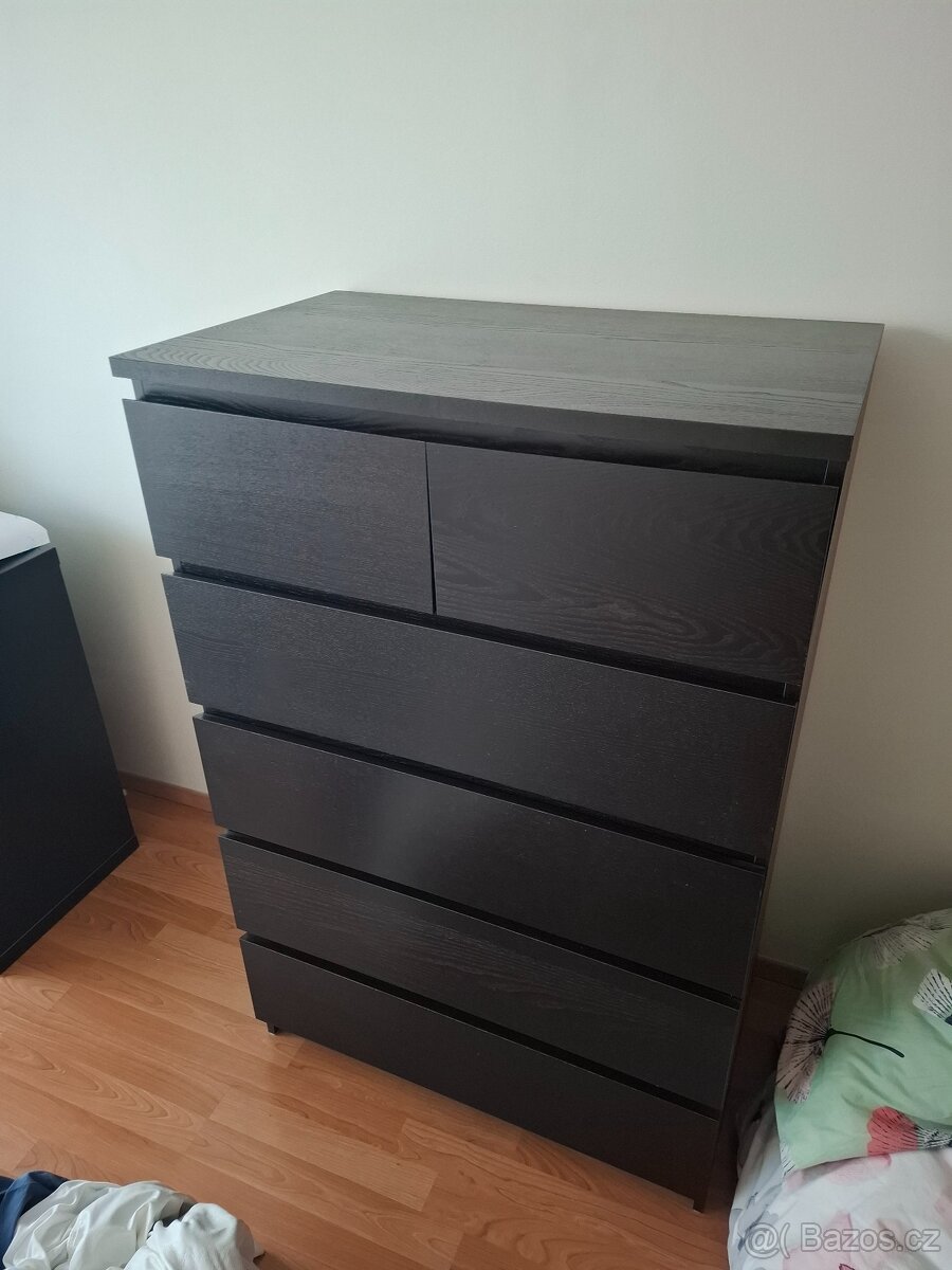 Černá komoda MALM z Ikea (Původní cena 3500)