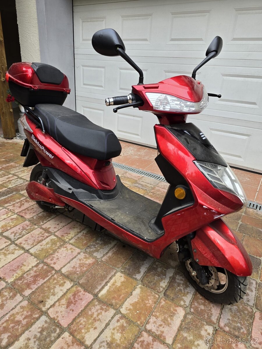 Elektroskútr My Force 4000E – spolehlivý parťák do města