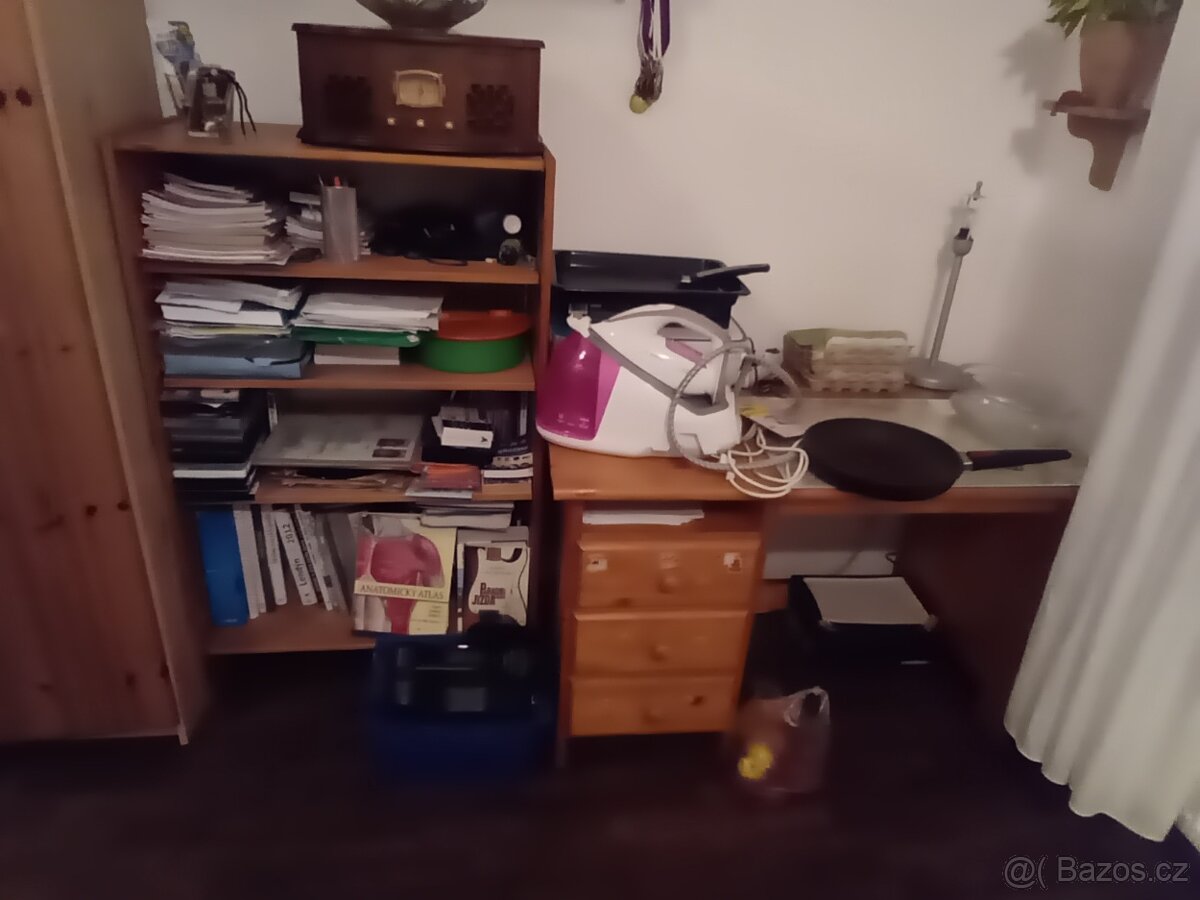 Dětske skříně a stůl
