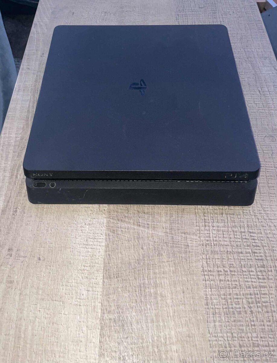 Ps4 Slim 500GB 2x Ovladač + Vr set + hry