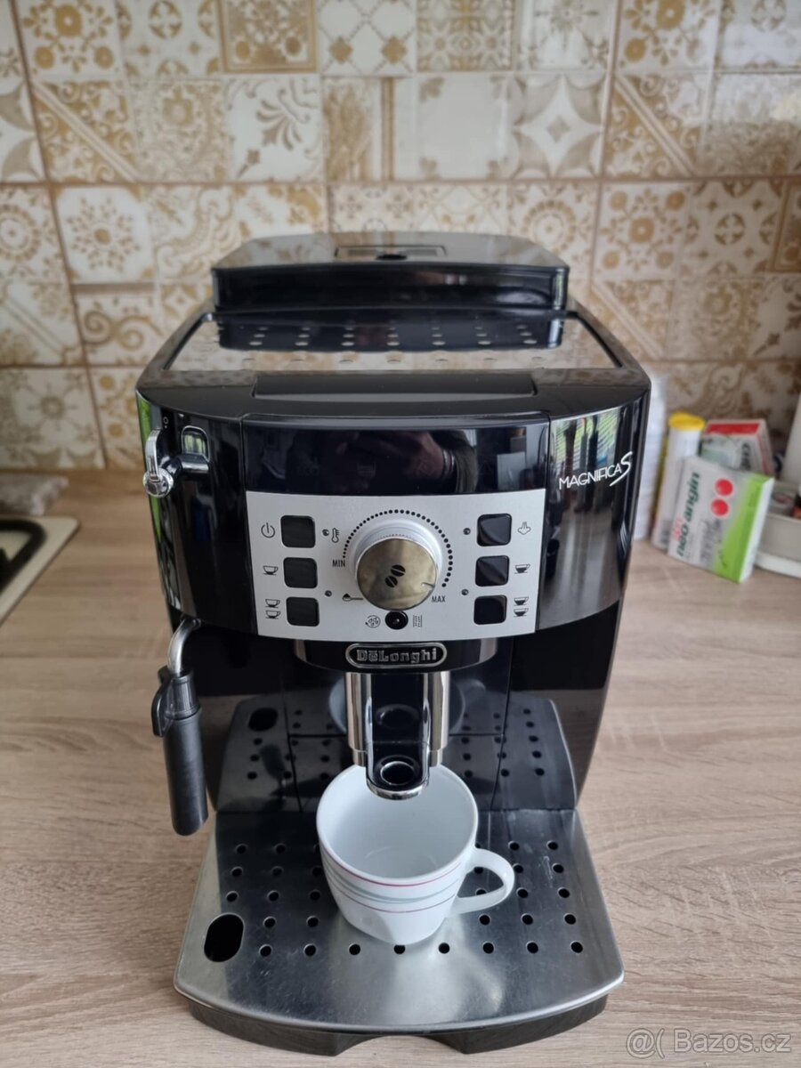 Delonghi Magnifica S automaticky kavovar