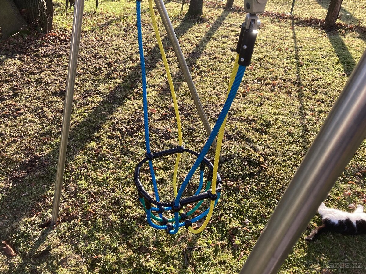 Houpačka, koš pro nejmenší