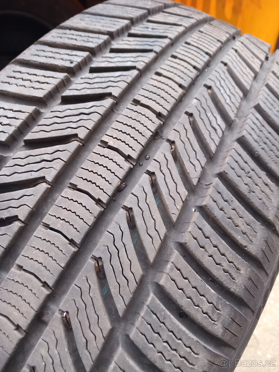 235/55R19 ZÁNOVNÍ SADA ZIMNÍCH GUM