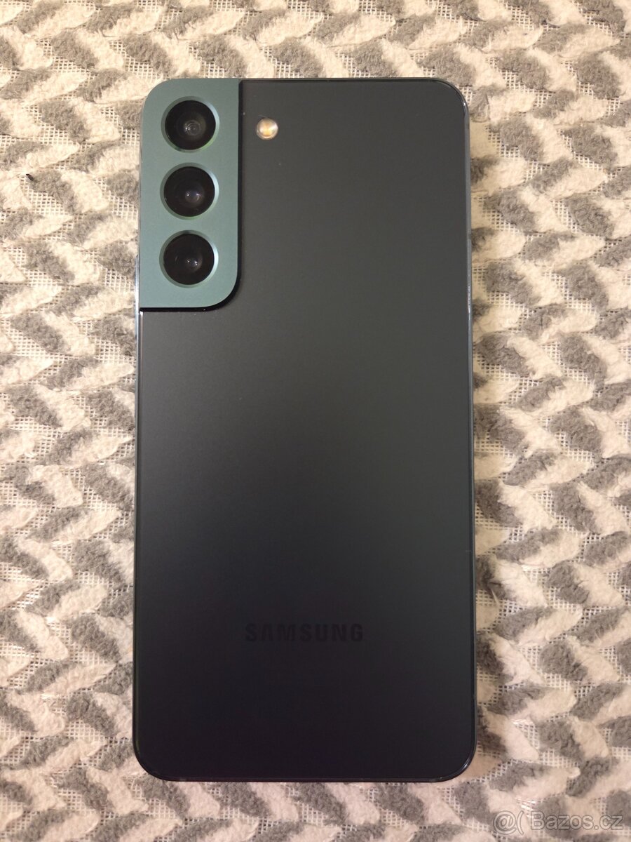 Mobilní telefon Samsung Galaxy S22 8/256 GB