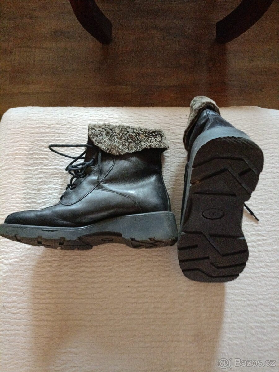 zateplené kotníkové kozačky 38