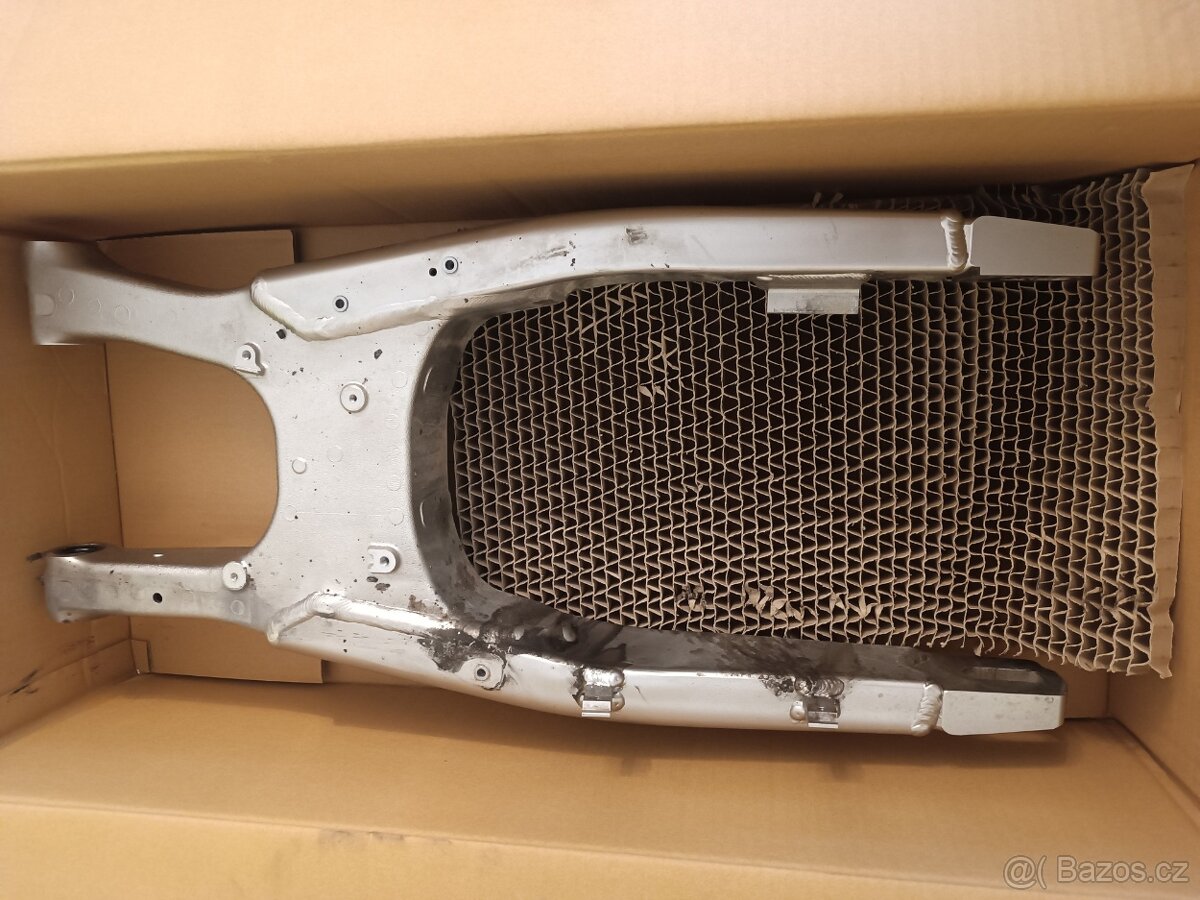 Honda Crf 1100 kyvná vidlice