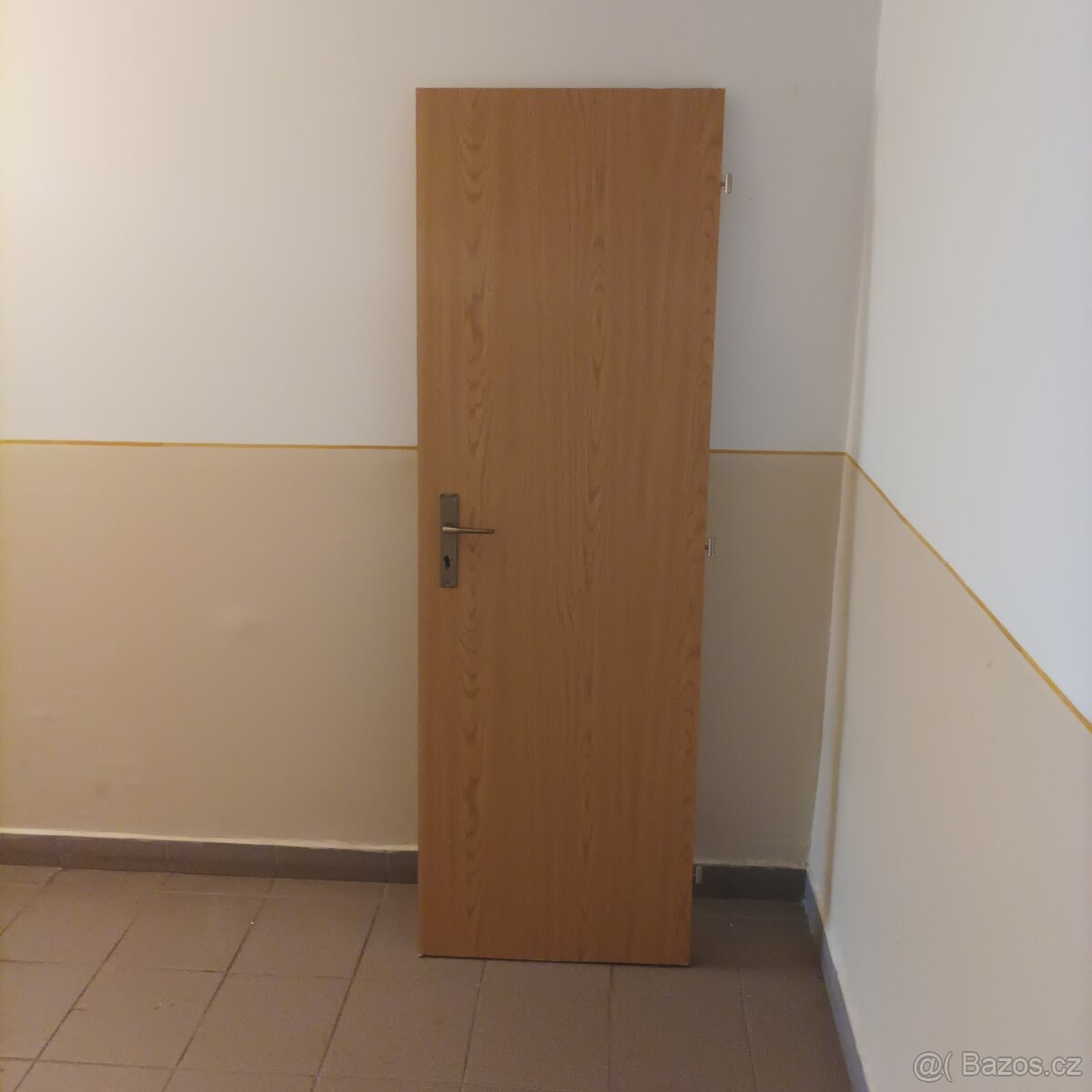 Prodám pokojové dveře s klikou