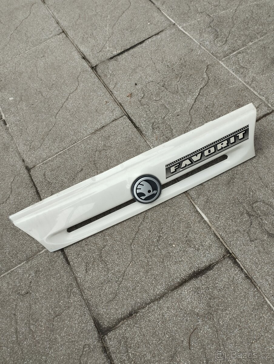 Maska Škoda Favorit Bílá