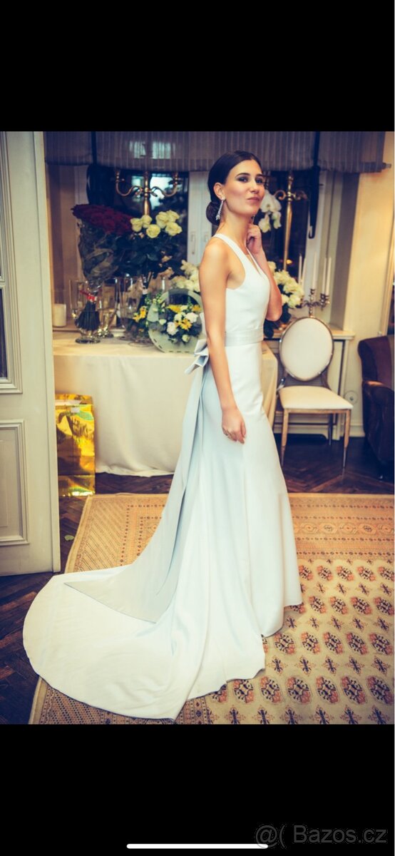 Svatební šaty