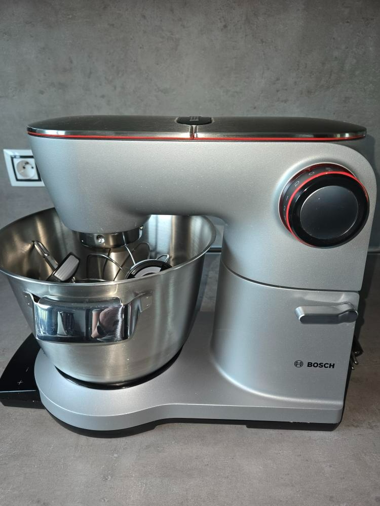 Bosch celokovový kuchyňský robot