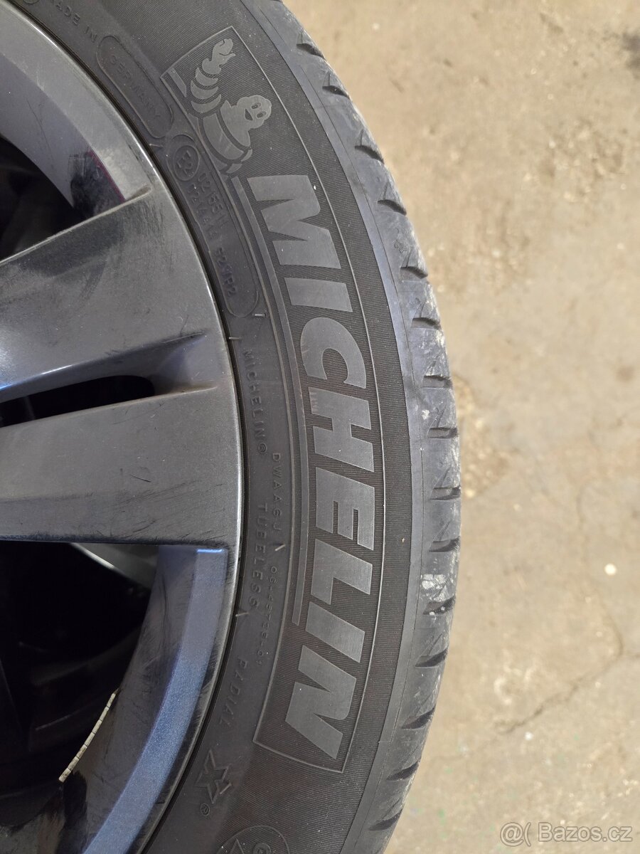Michelin Primacy 3 215/50r18