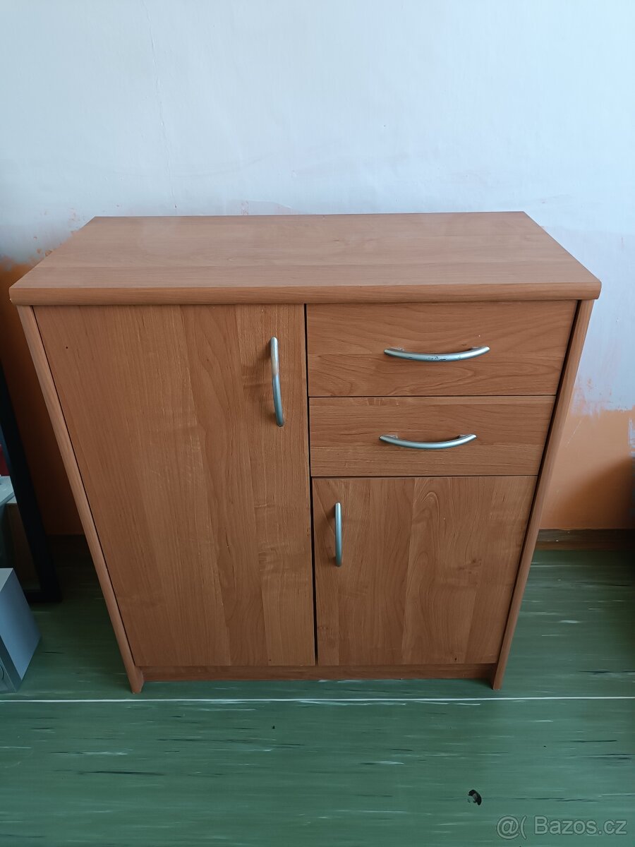 malá skříň komoda