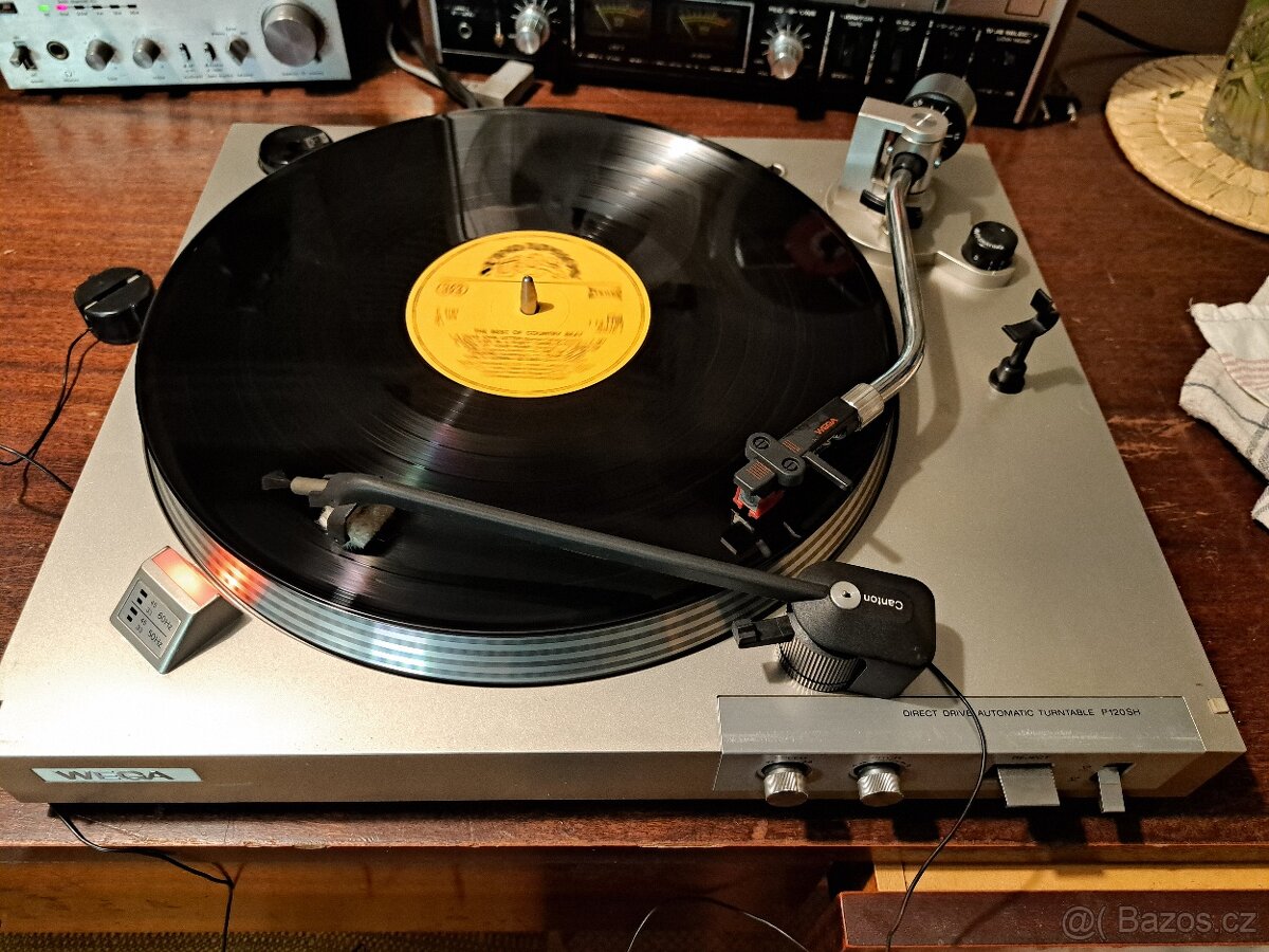 Hi-Fi gramofon WEGA P120SH Direct drive Horší víko.