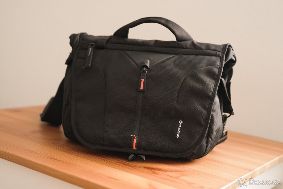 VANGUARD UP-RISE 28 II Messenger - fotobrašna