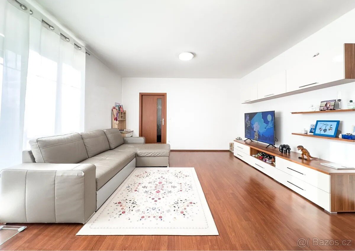 Prostorný byt 2+kk, 62 m² Dolní Počernice