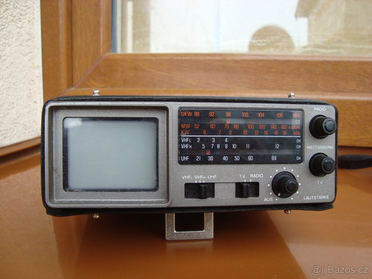 Retro Auto TV s rádiem