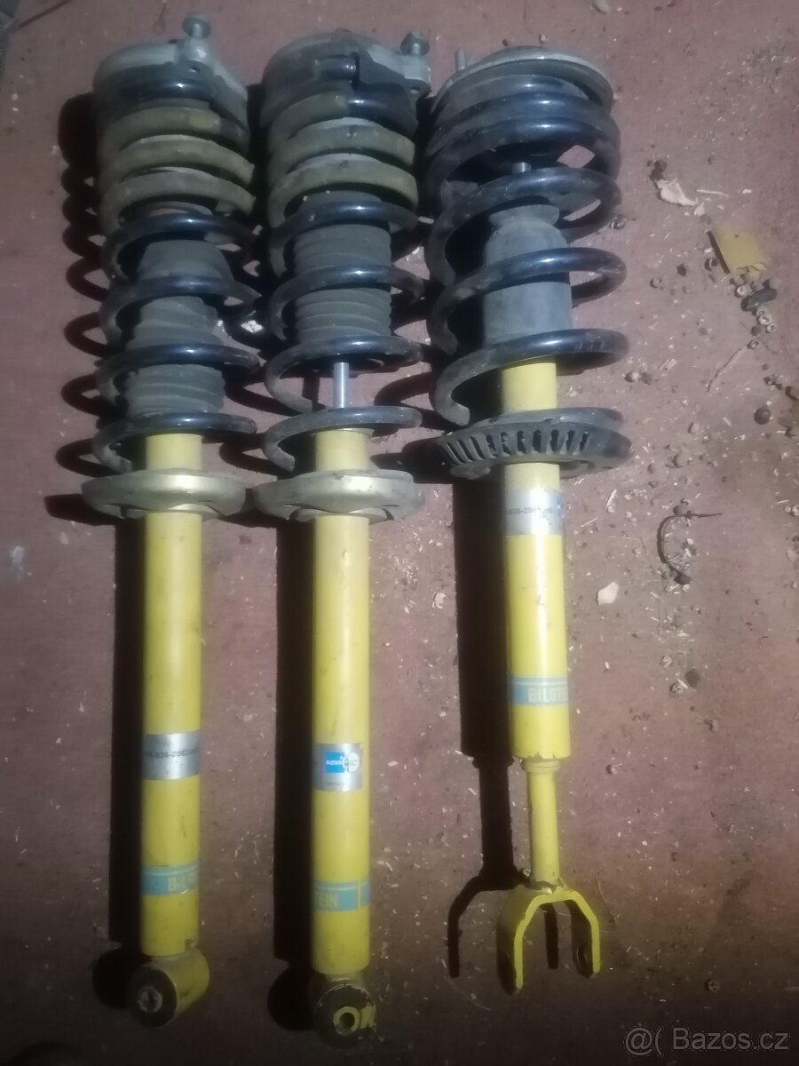 Tlumiče a snížená péra Audi b5