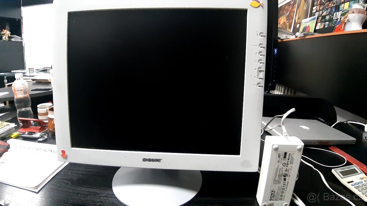 Monitor SONY 18 palců vč. zdroje levně