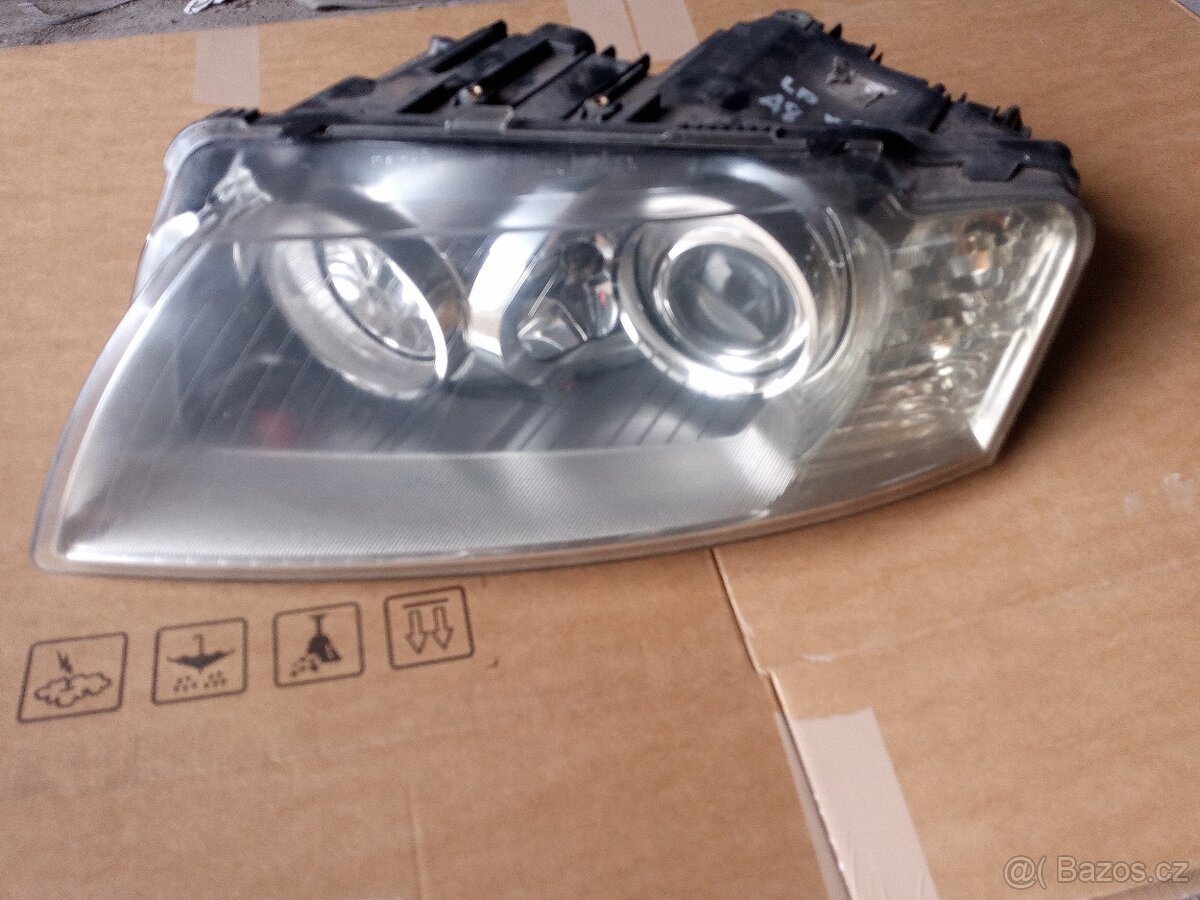 Levý přední xenon Audi A8 D3 kompletní 2005-