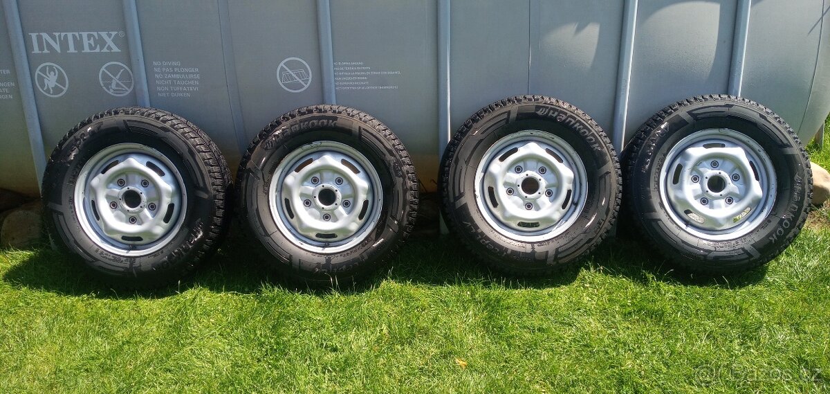 PRODÁM MOC PĚKNOU ZIMNÍ SADU NA FORD TRANSIT R16