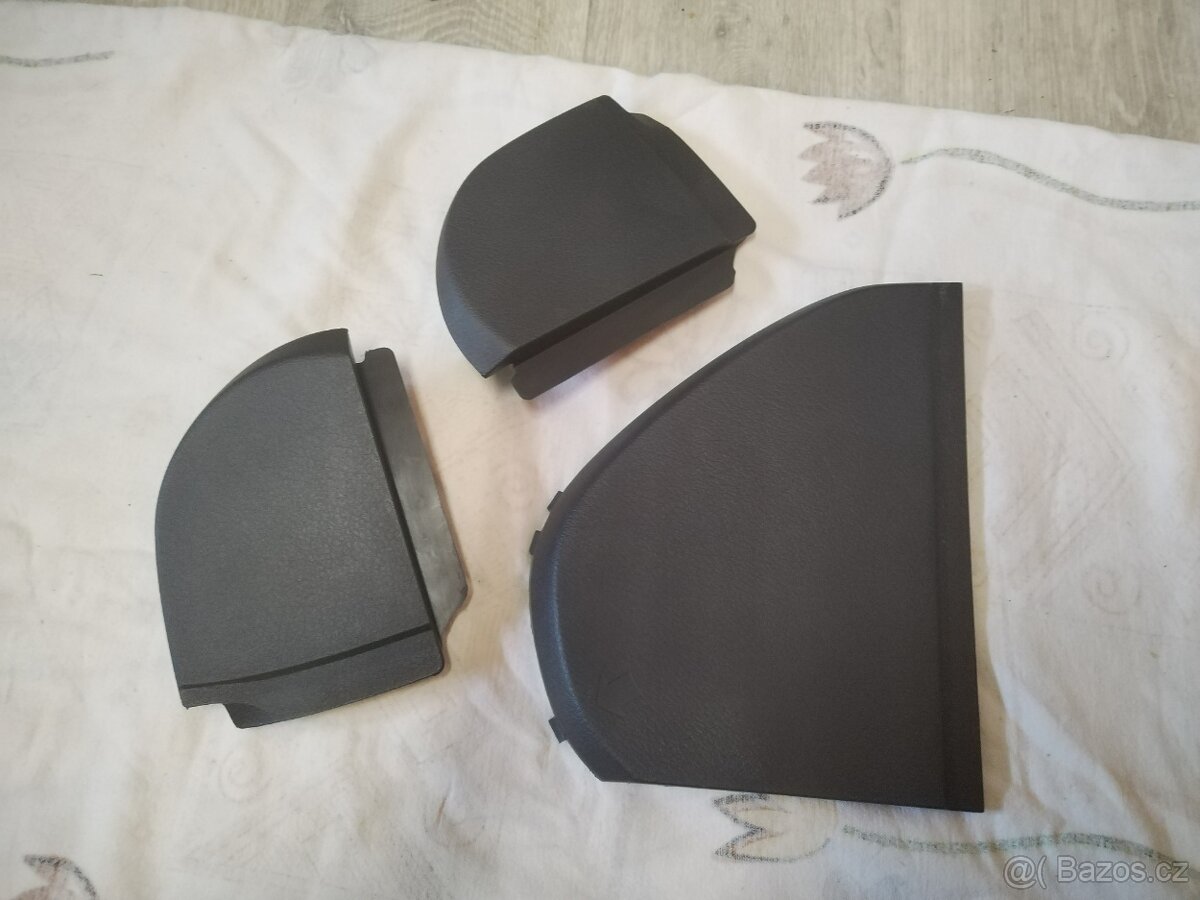Boční plasty Škoda Octavia 1 černé