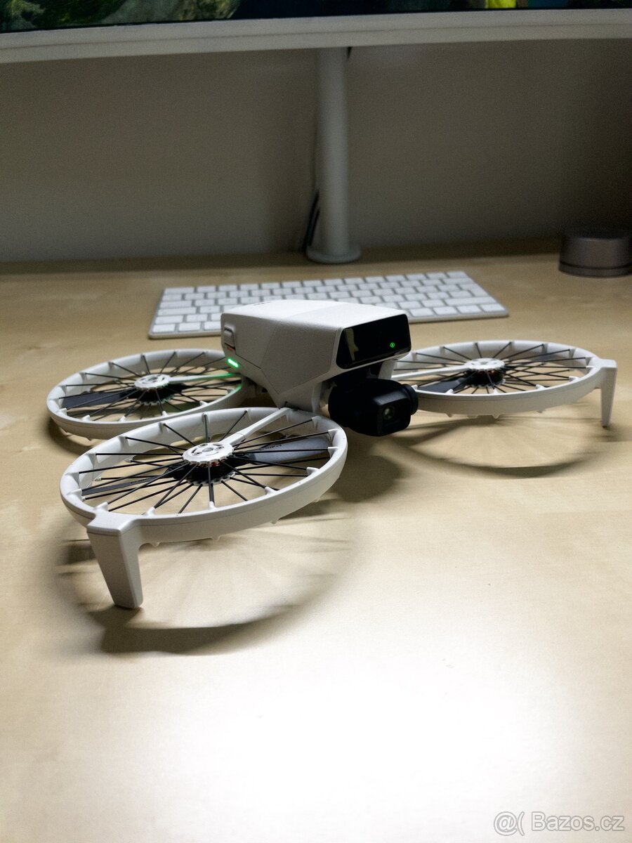 Dron DJI flip samotný dron a baterie