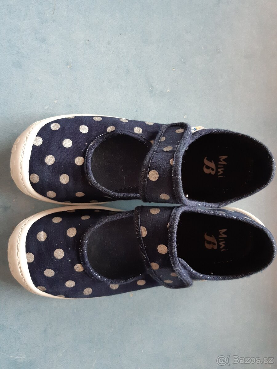 Dívčí přezůvky Baťa 35
