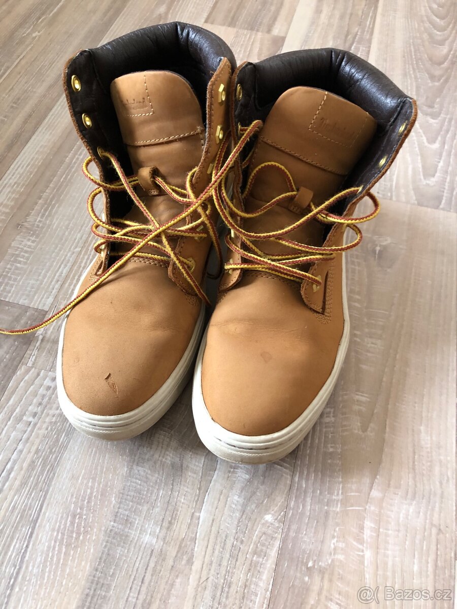 Kotnikove tenisky Timberland 37