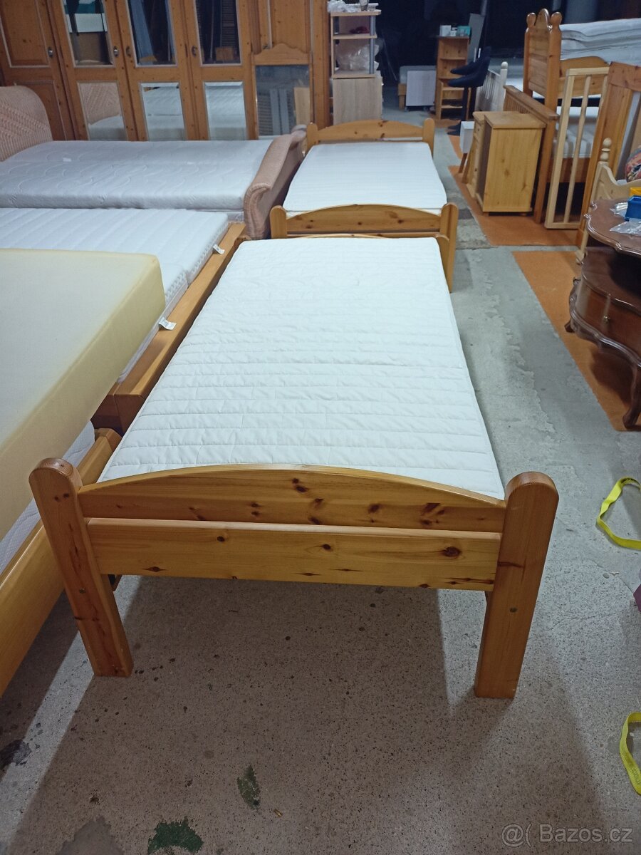 Prodám 2 x krásné postele z masivu 90 x 200 cm