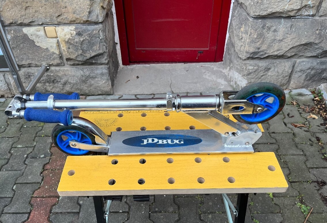 Rozkládací koloběžka JDBUG