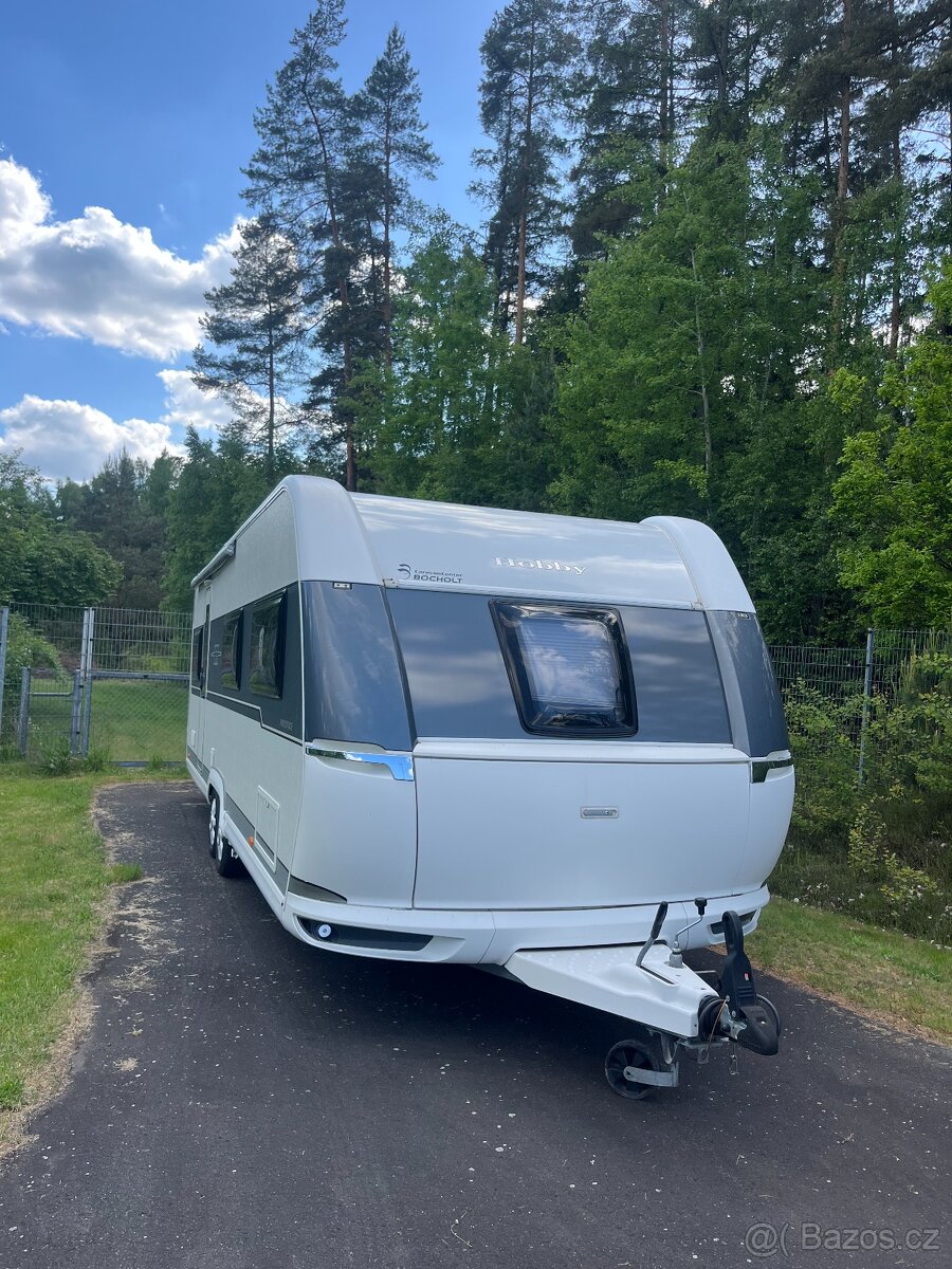 Obytný přívěs 2019 Hobby Prestige 720 UKFE 7 míst DPH