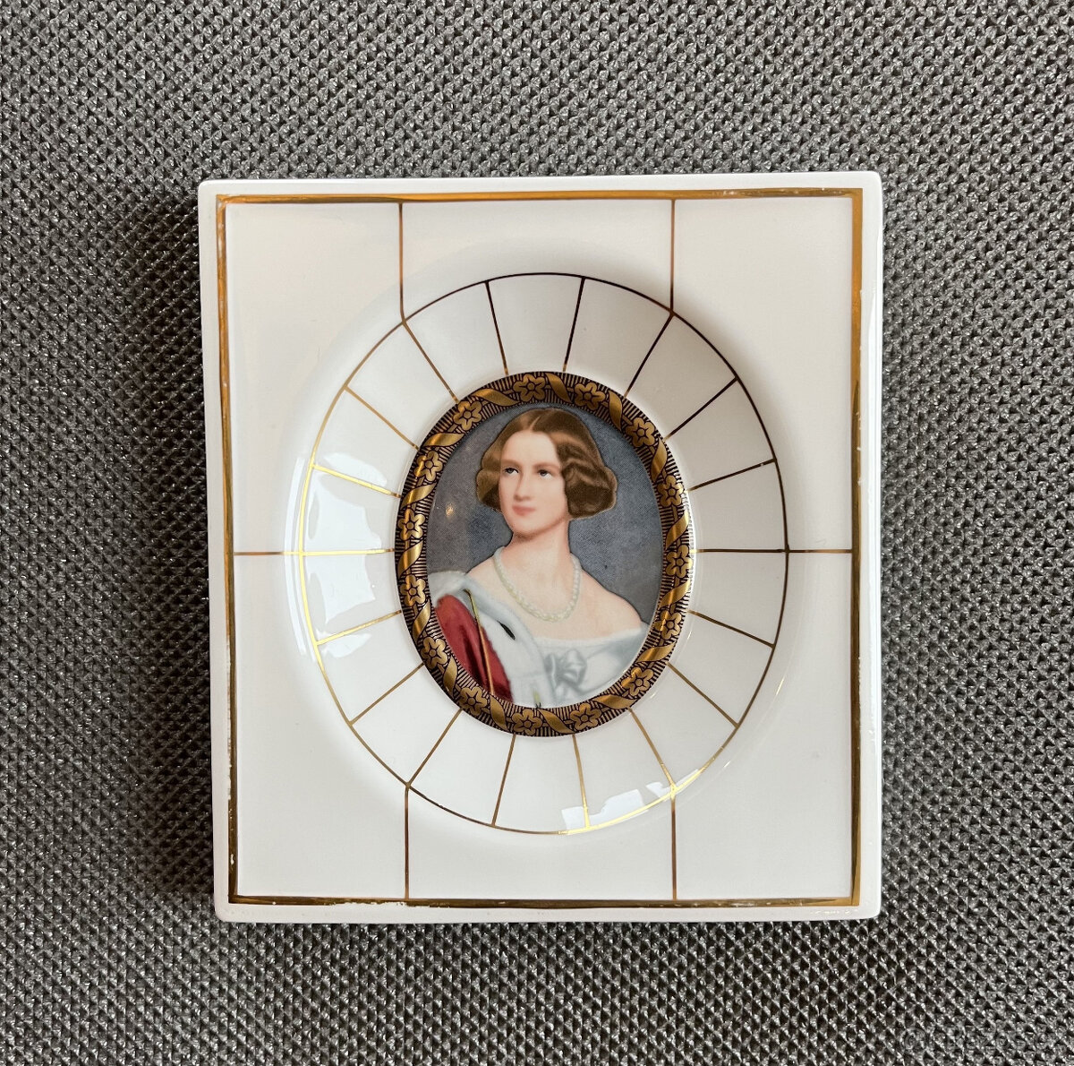 Villeroy&Boch Porcelánový závěsný obrázek Marie