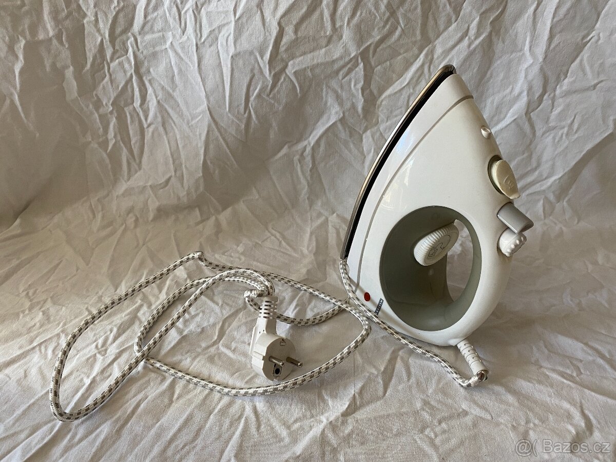 Napařovací žehlička Melissa Art. No. 641031, Type No.CEA-555