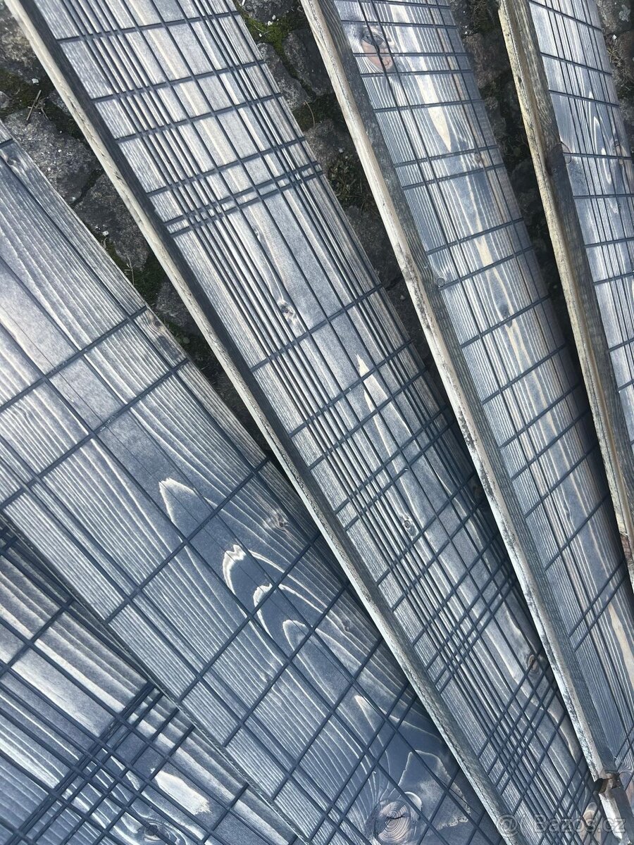 Levný dřevěný obklad Matrix černá