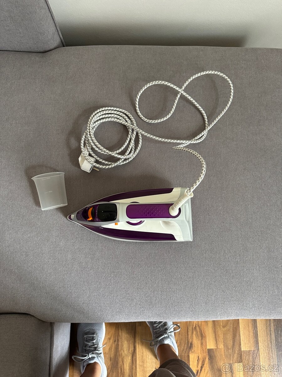 Žehlička Sencor SSI 8710VT.