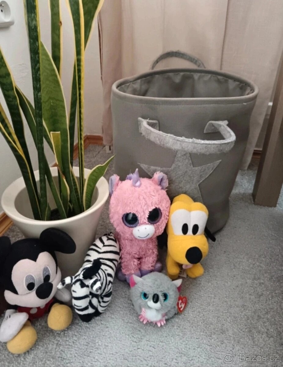 Koš na hračky +plyšáci